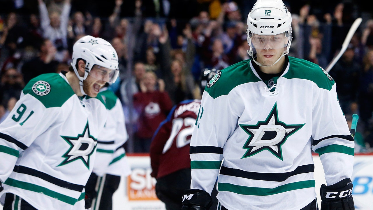 Avalanche cruise to 6-2 win over Stars